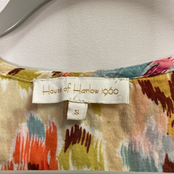 House of Harlow 1960 Flutter Sleeve Tie Neck Top Pink Multi Print Size Small - Picture 5 of 7